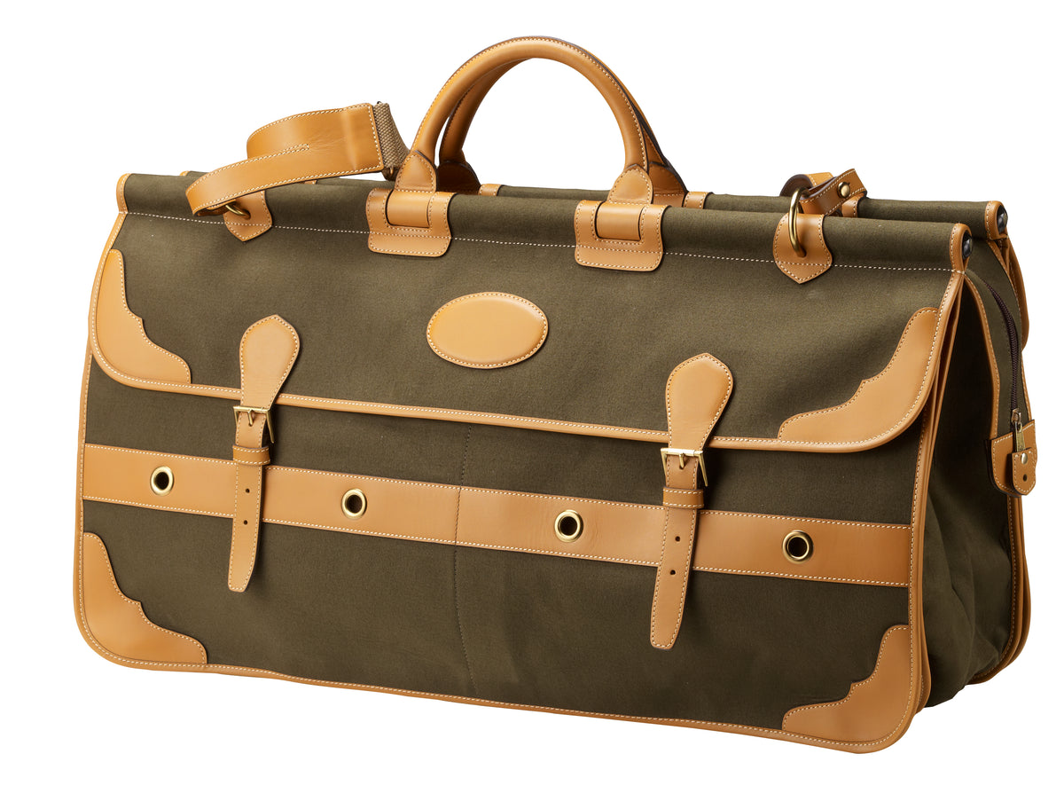 Leather game bag with 2 gussets