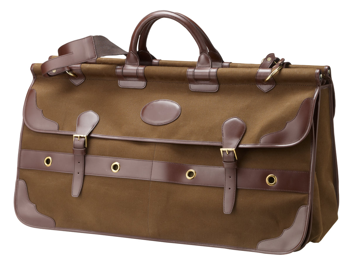 Leather game bag with 2 gussets